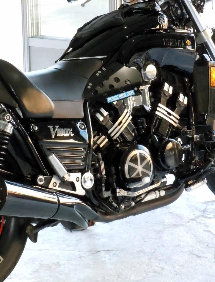 Vmaxonwhitefloor
