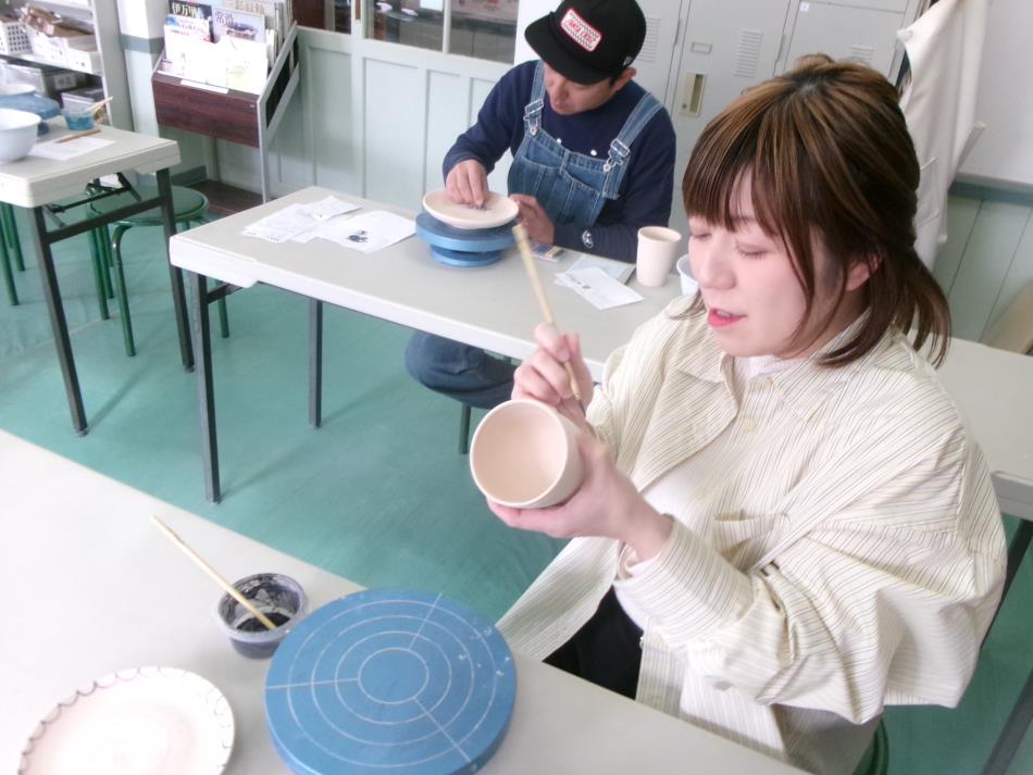 「ろくろ体験」の絵付け♪