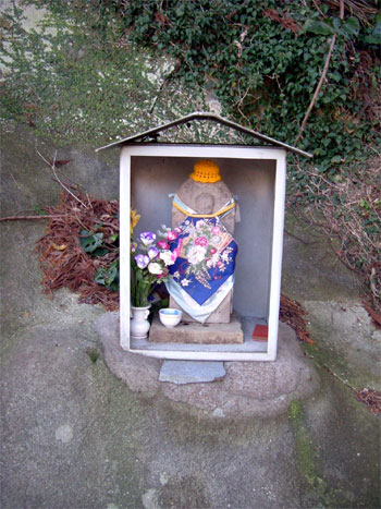 ⑥下平入り口のお地蔵さん01
