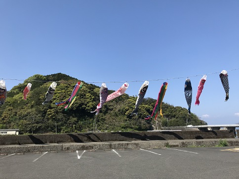 鯉のぼり駐車場３　