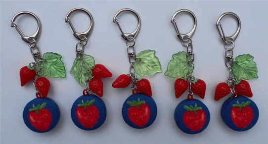 イチゴのキーホルダー（縮小544×291）