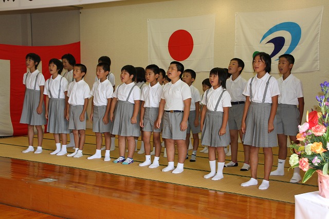 敬老会福連木小学校児童の合唱