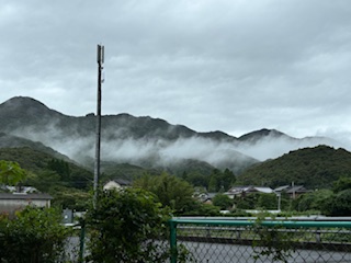 雨上がりの頭岳