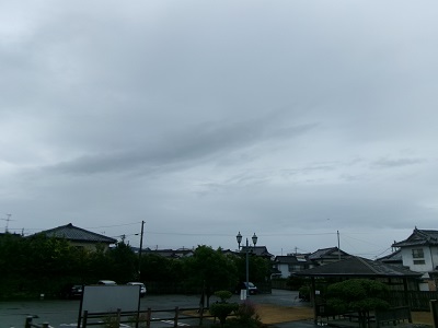 曇天のち雨