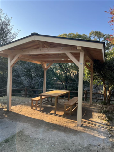 広瀬公園に、天草ヒノキの憩いの場が完成しました。