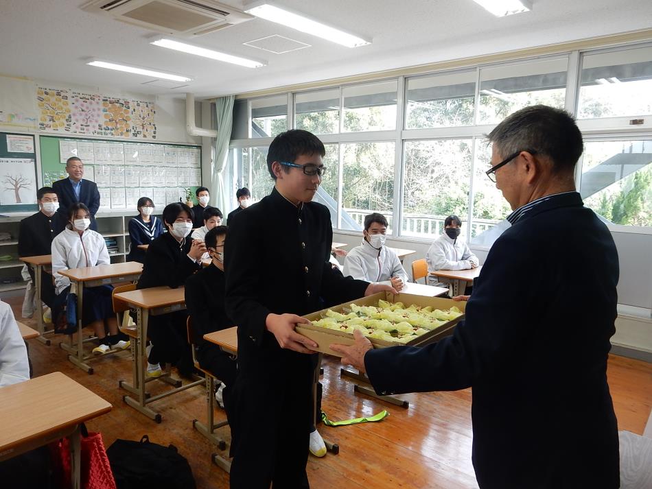 はまぼうコサージュ伝達式