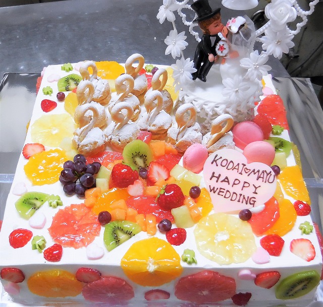 ウェディングケーキ 四角 お知らせ 菓子工房 喜久屋 天草の和菓子洋菓子のお店