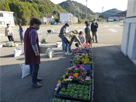 プランター門松作りを開催しました