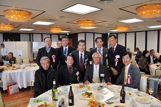 来賓席
