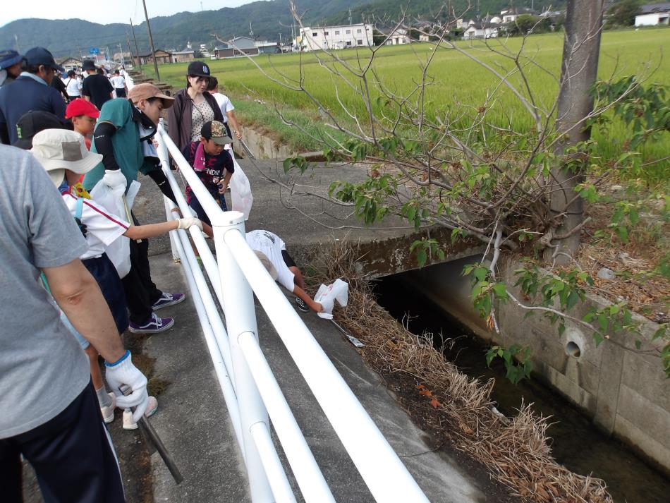 20260913河川清掃栖本側中学校 (12)
