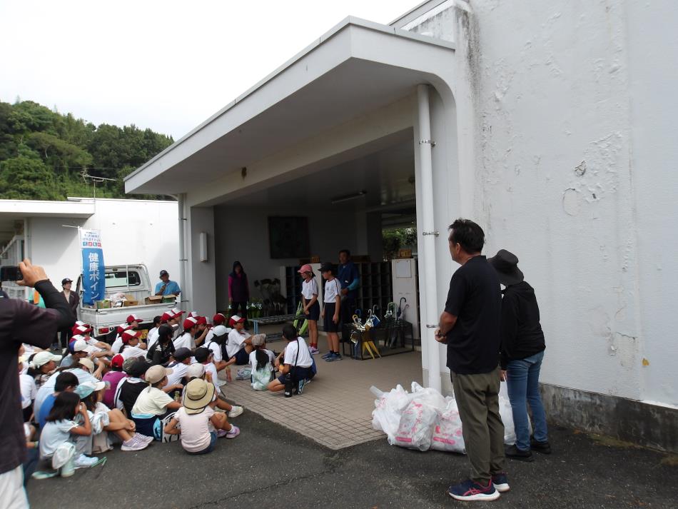 20260913河川清掃栖本側中学校 (32)