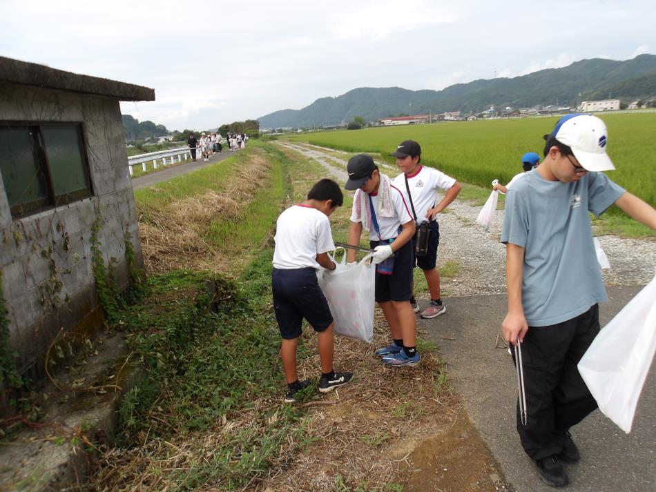 20260913河川清掃栖本側中学校 (25)