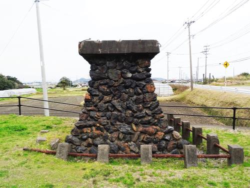 しき炭鉱跡の台座