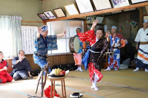 えびす会　踊り（2018年の画像、天草市FBより）