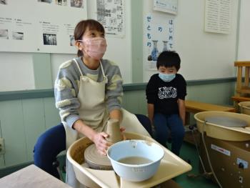 ろくろ体験　子供さん見学