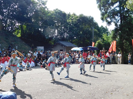 総踊り低学年