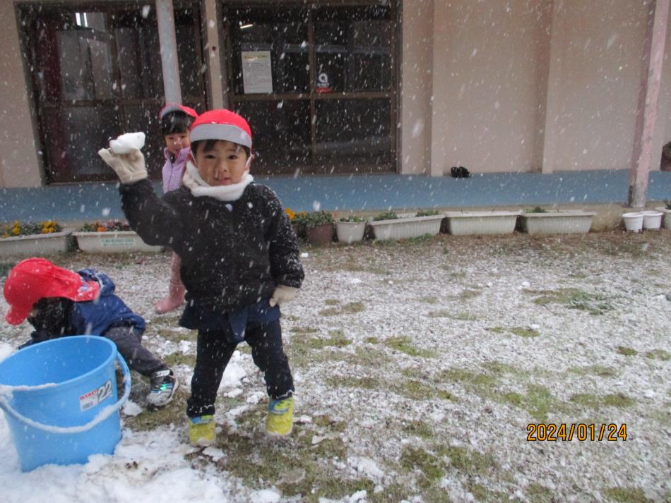 雪遊び（ばら）