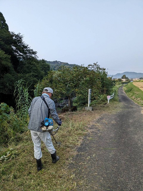 河川清掃事前草刈り作業9月 (4)