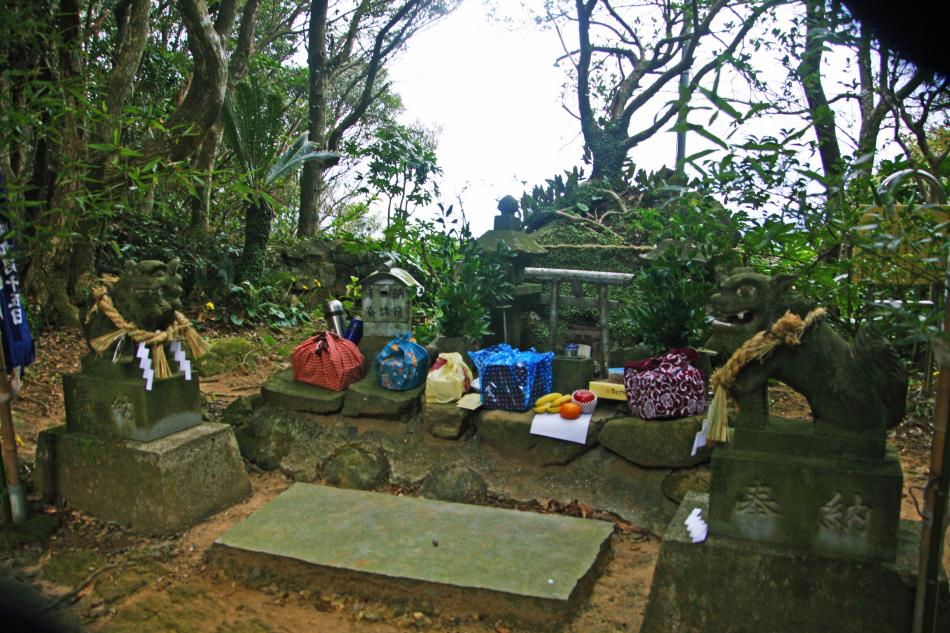石神様