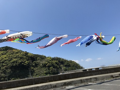 駐車場飾り後　４