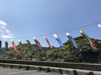 駐車場飾り後　３