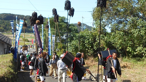 鳥居の前