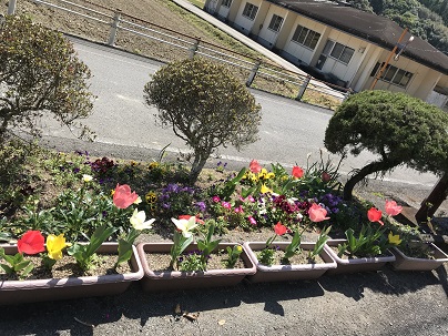 開きすぎ　２