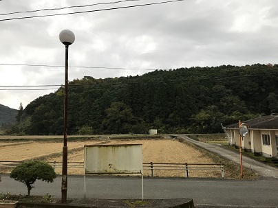 コミセン前