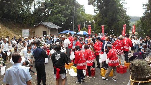令和餅投げ