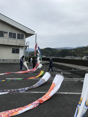 鯉のぼり駐車場　１